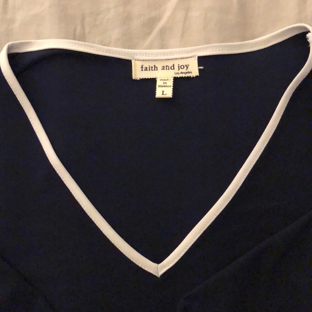 NWOT Bell Sleeved Top - Picture 3 of 3